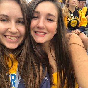 Meet your Posher, Jillian